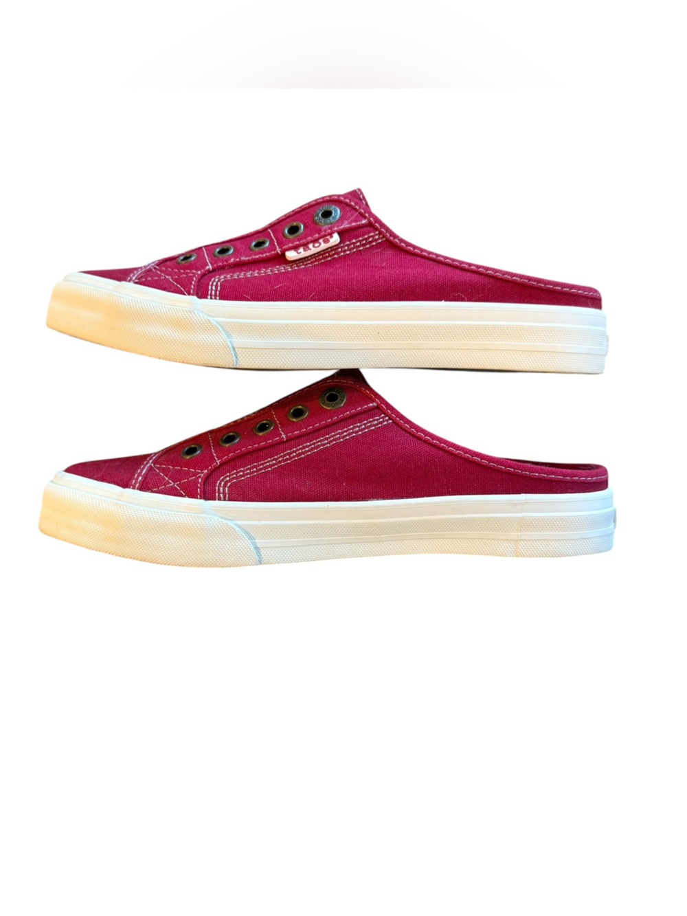 Taos Footwear Slip-On Canvas Sneakers Red White Size 8 Women's - Picture 6 of 9